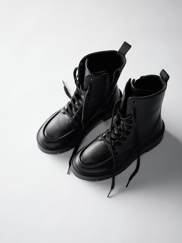 Lace Up Short Boots