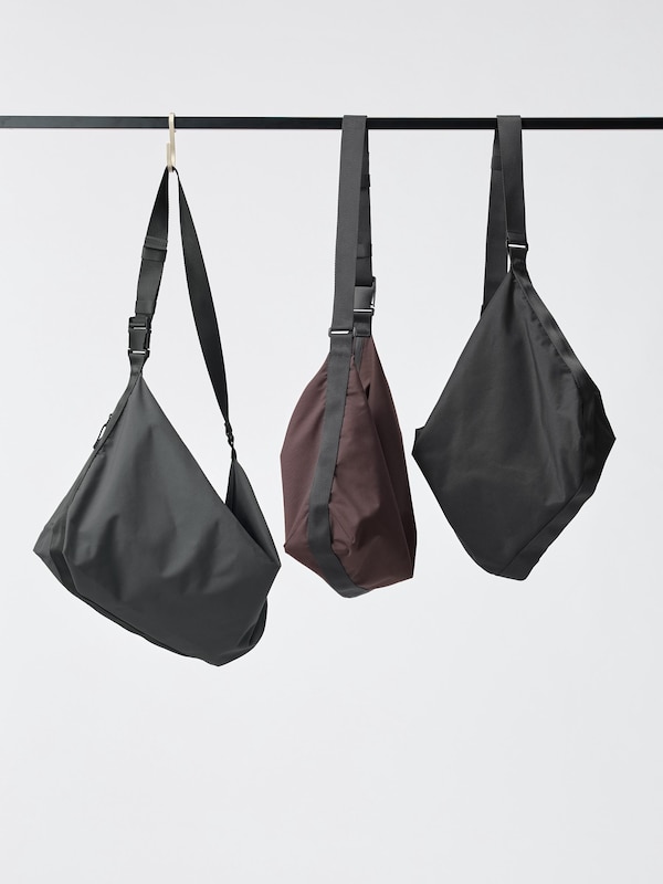 MESSENGER SHOULDER BAG