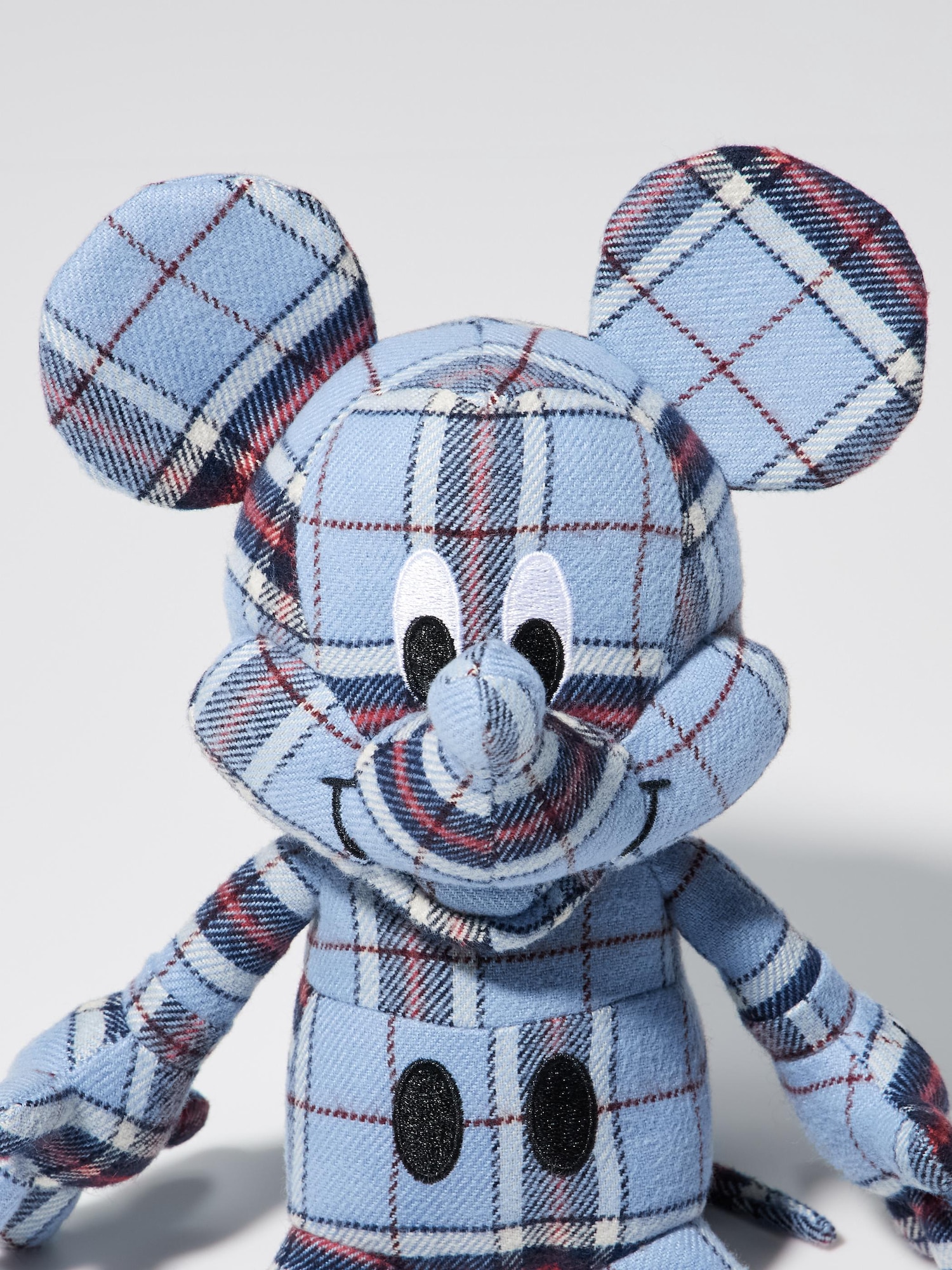 ユニクロ ミッキーマウスぬいぐるみ MAGIC FOR ALL TIMELESS Plush Toy | UNIQLO US