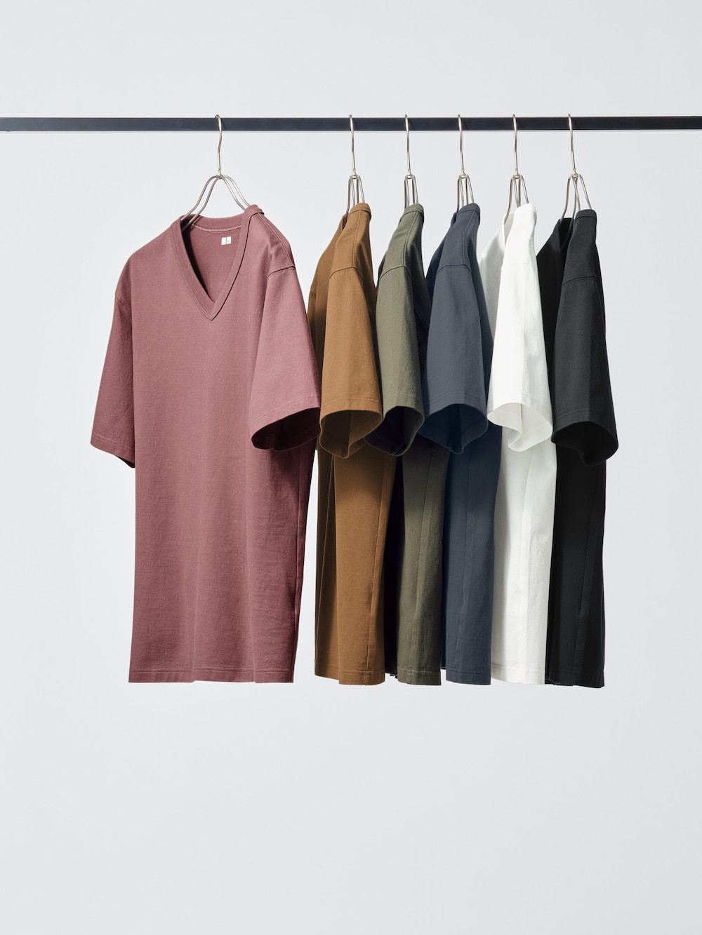Uniqlo V-Neck T-Shirt — фото 2