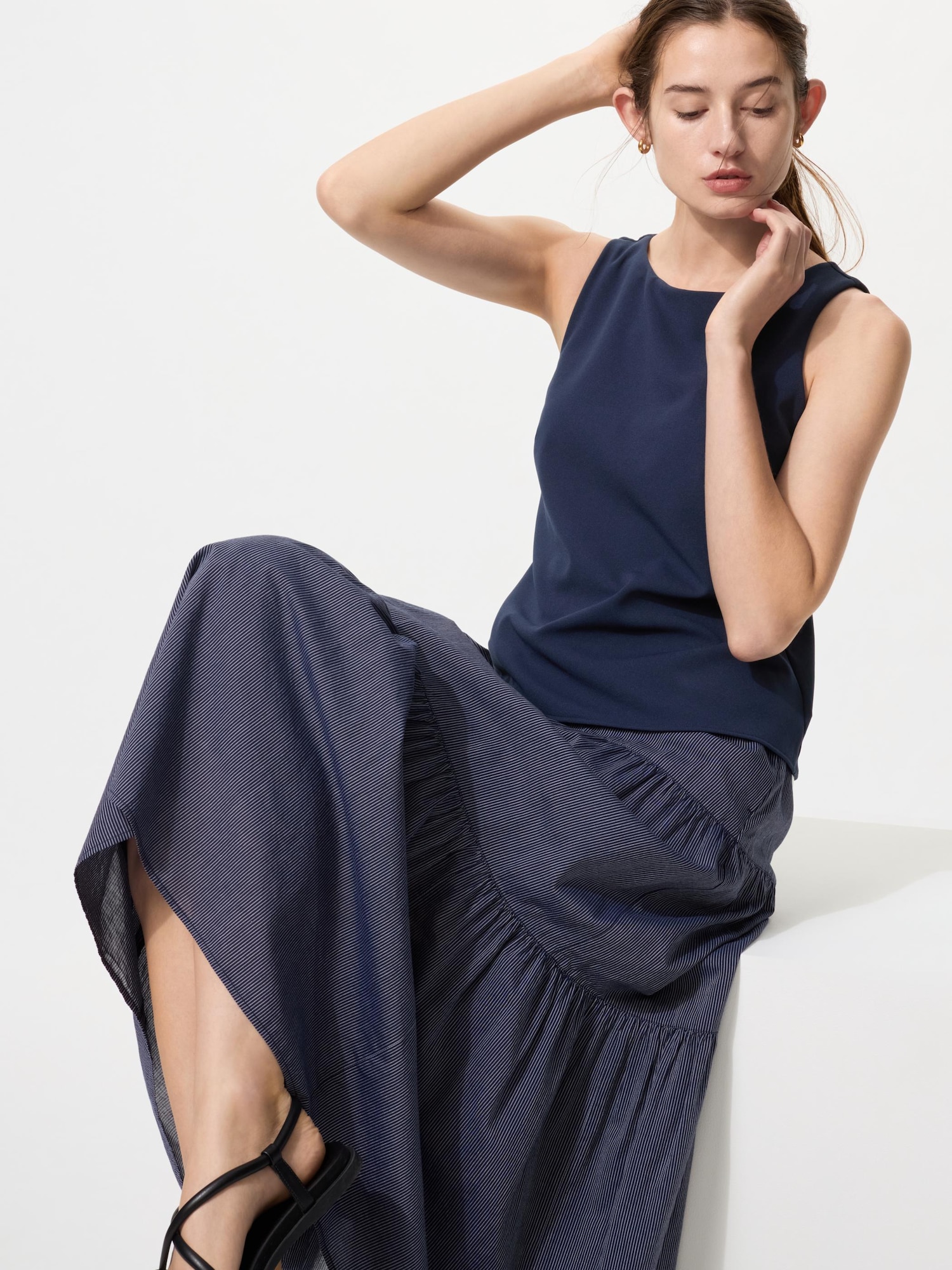 UNIQLO Women's Crepe Jersey Boat Neck Bra Top with Quick-Drying, Navy, Medium