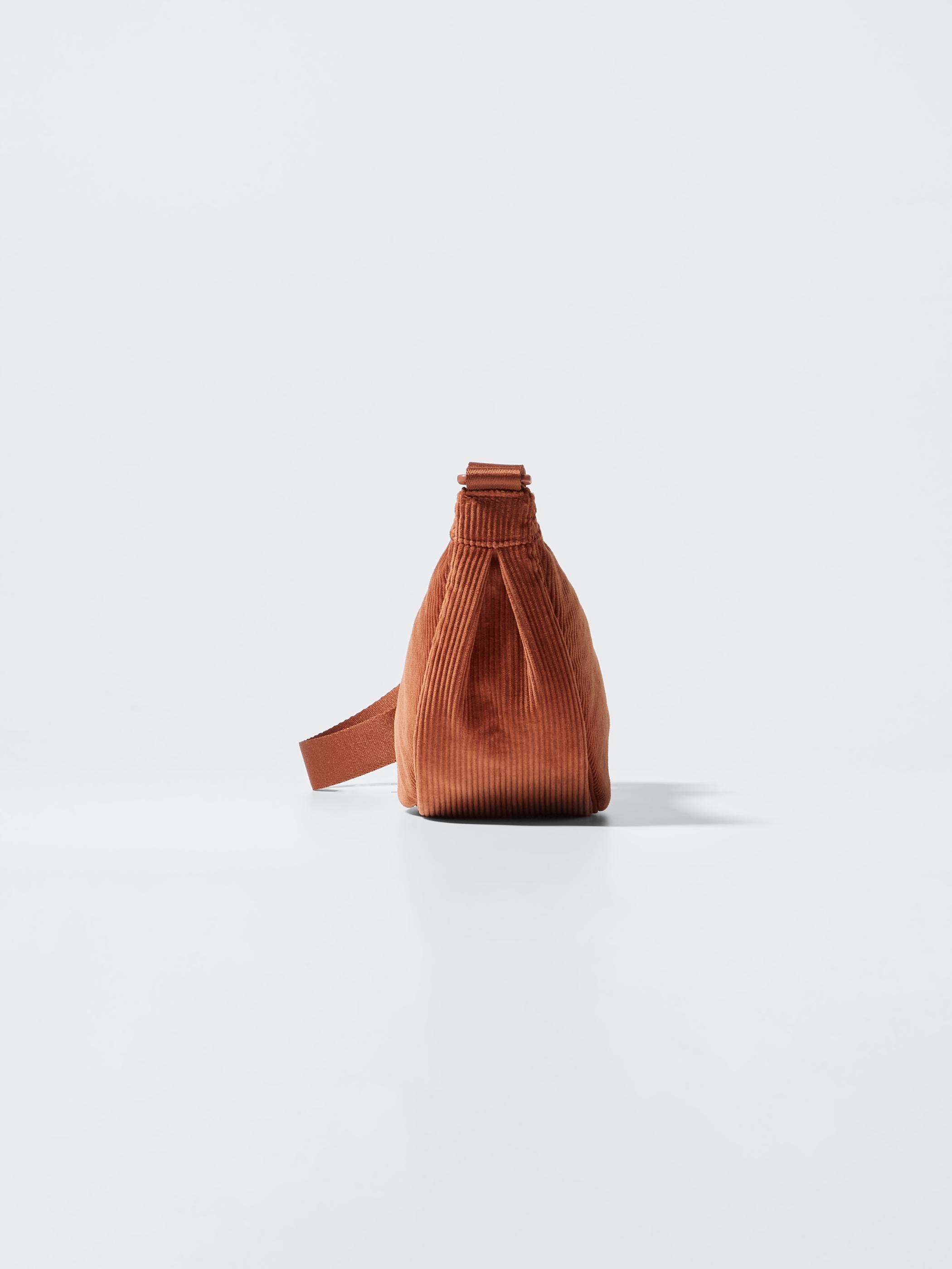 Borsa A Tracolla Donna A Forma Di Fragola In Velluto A Coste – Tote Spaziosa E Originale Per Ogni Giorno