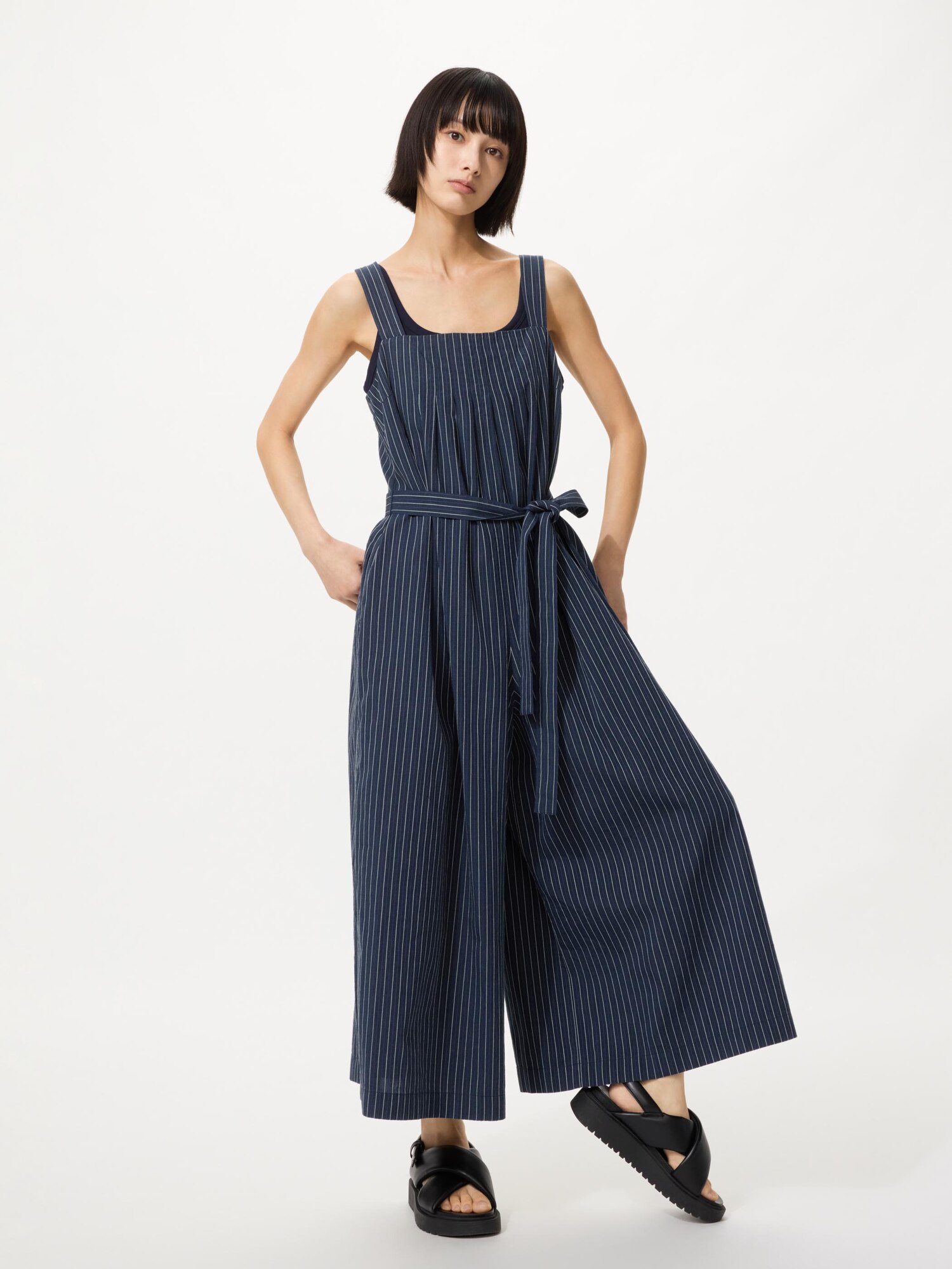 UNIQLO Women's Linen Blend Tucked Jumpsuit Striped, Navy, Small