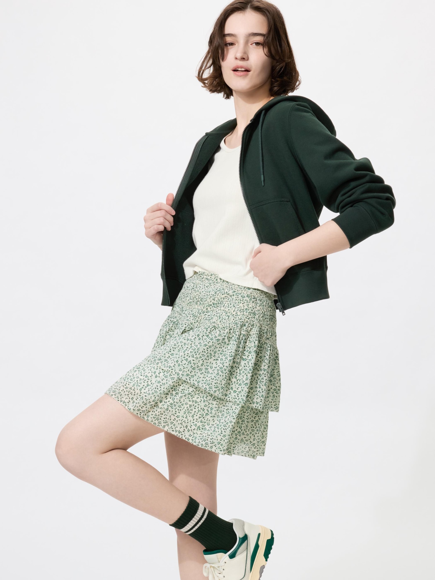 UNIQLO Women's Shirring Volume Frill Mini Skirt, Green, Medium, 100% Cotton