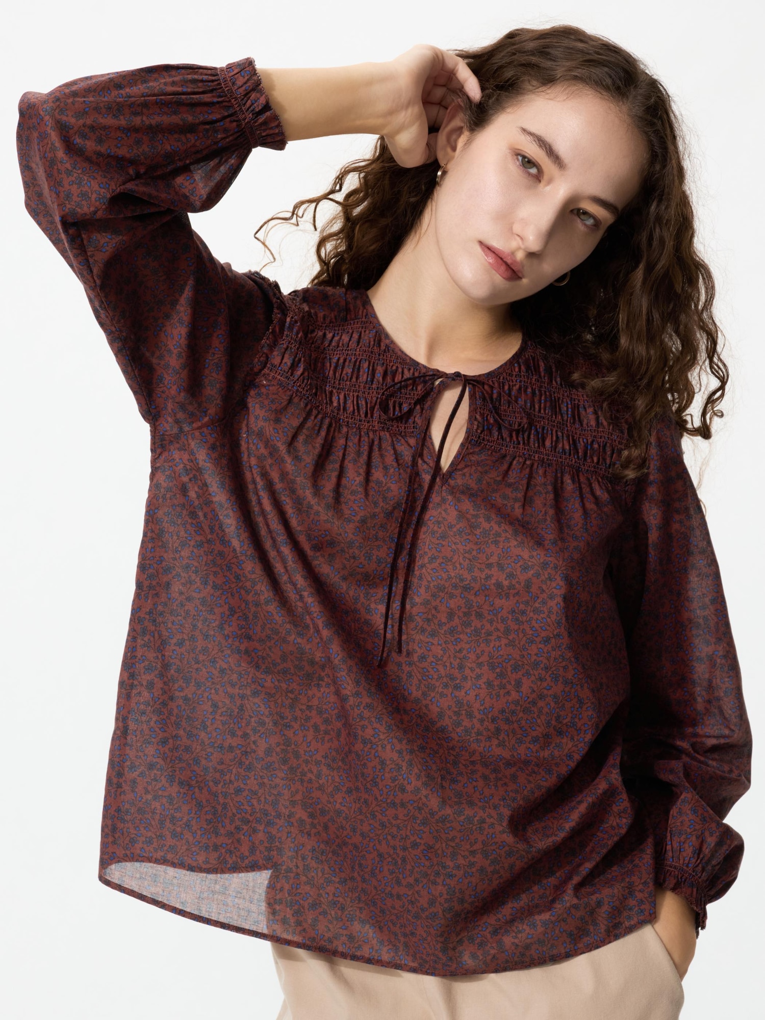 UNIQLO Women's Light Cotton Shirring Blouse Print, Dark Brown, Small, 100% Cotton