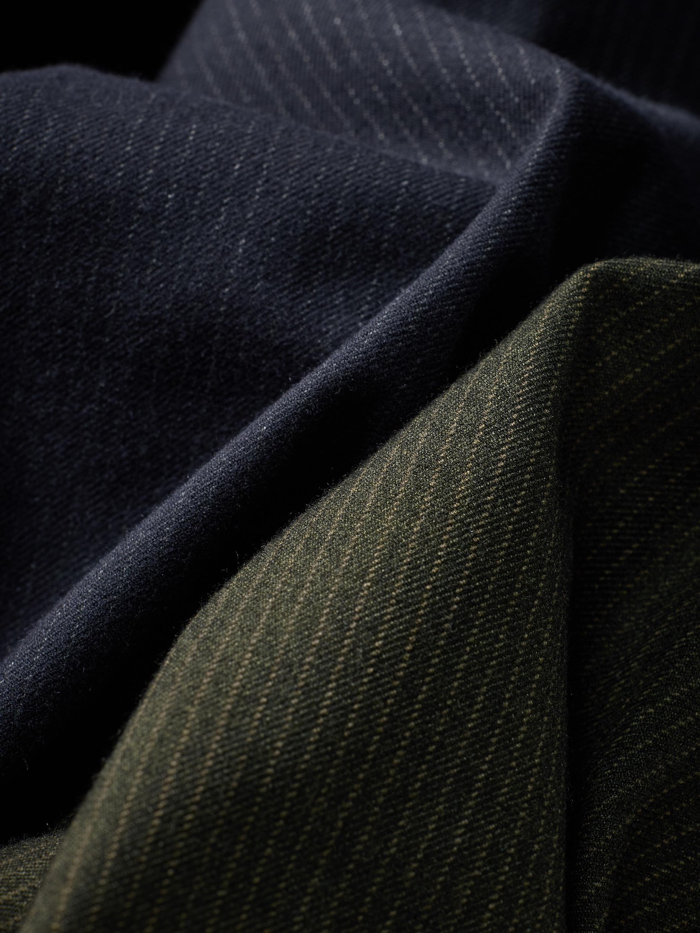 Мужские брюки Uniqlo Easy Wide, цвет: Тёмный зелёный — фото 4