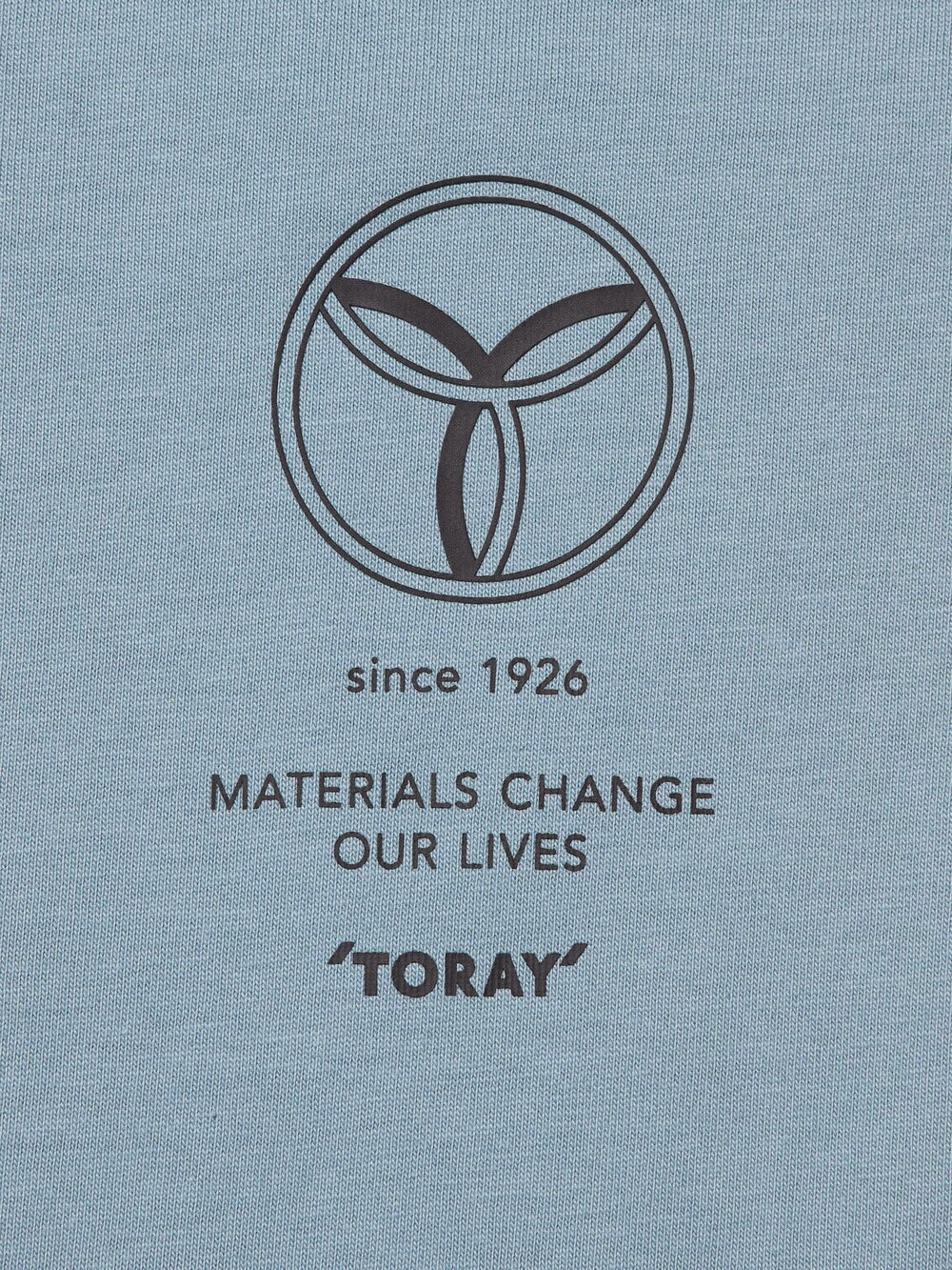 Uniqlo PEACE FOR ALL Graphic T-Shirt | TORAY Industries, Inc. — фото 7