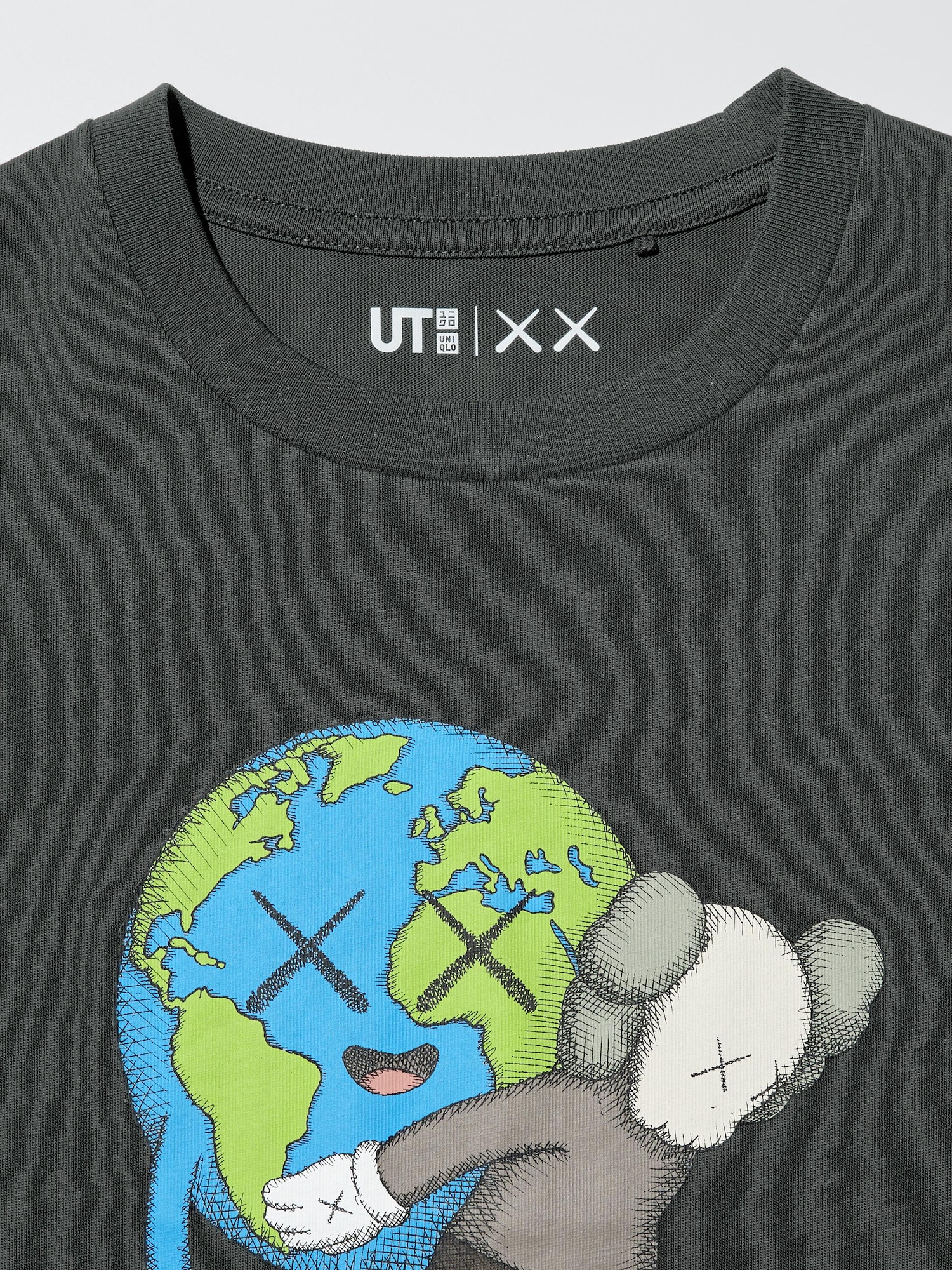 Kids KAWS UNIVERSE UT Graphic T-Shirt | UNIQLO US