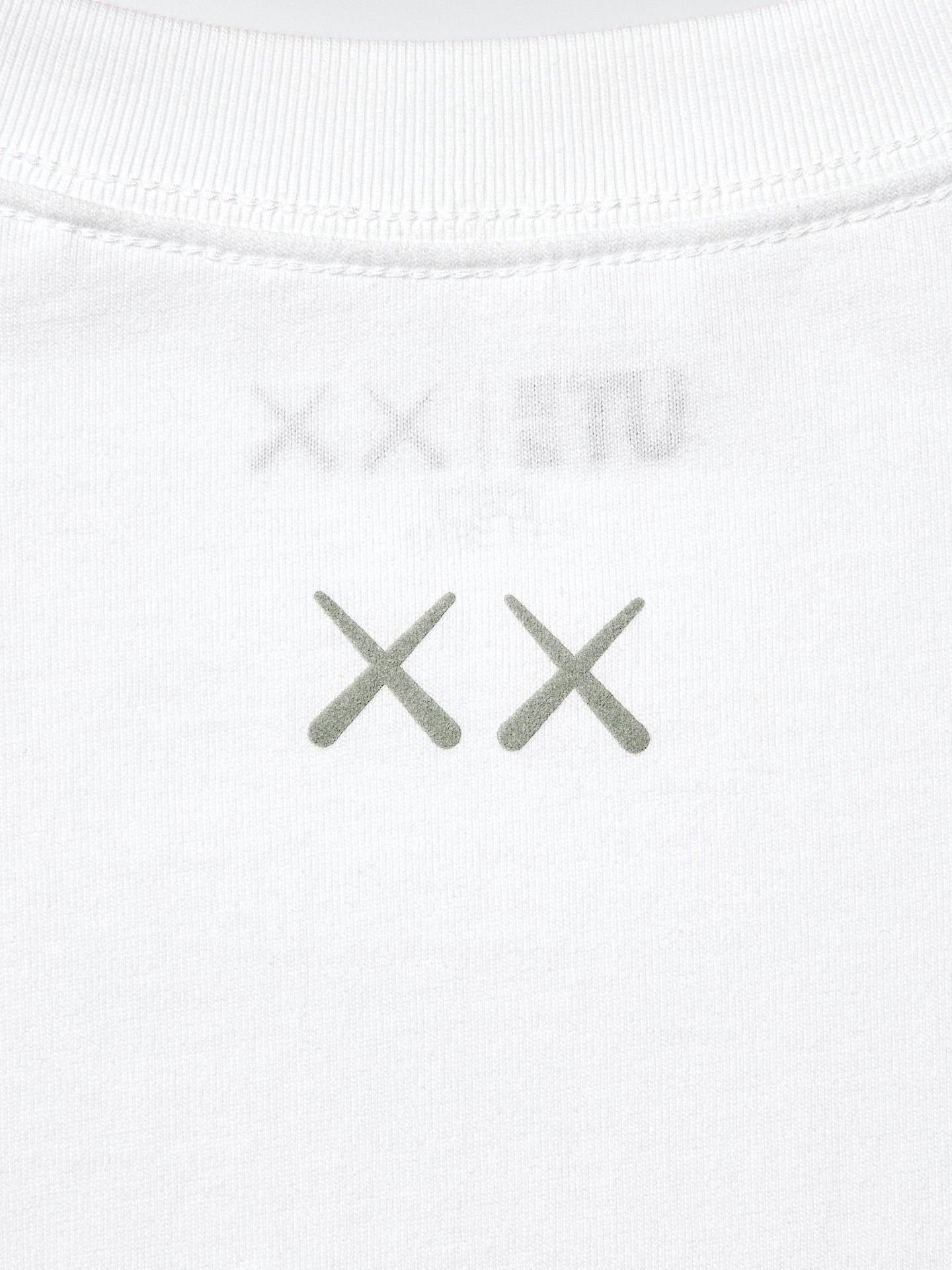 Мужская футболка Uniqlo KAWS Universe UT Graphic, цвет: Белый — фото 9