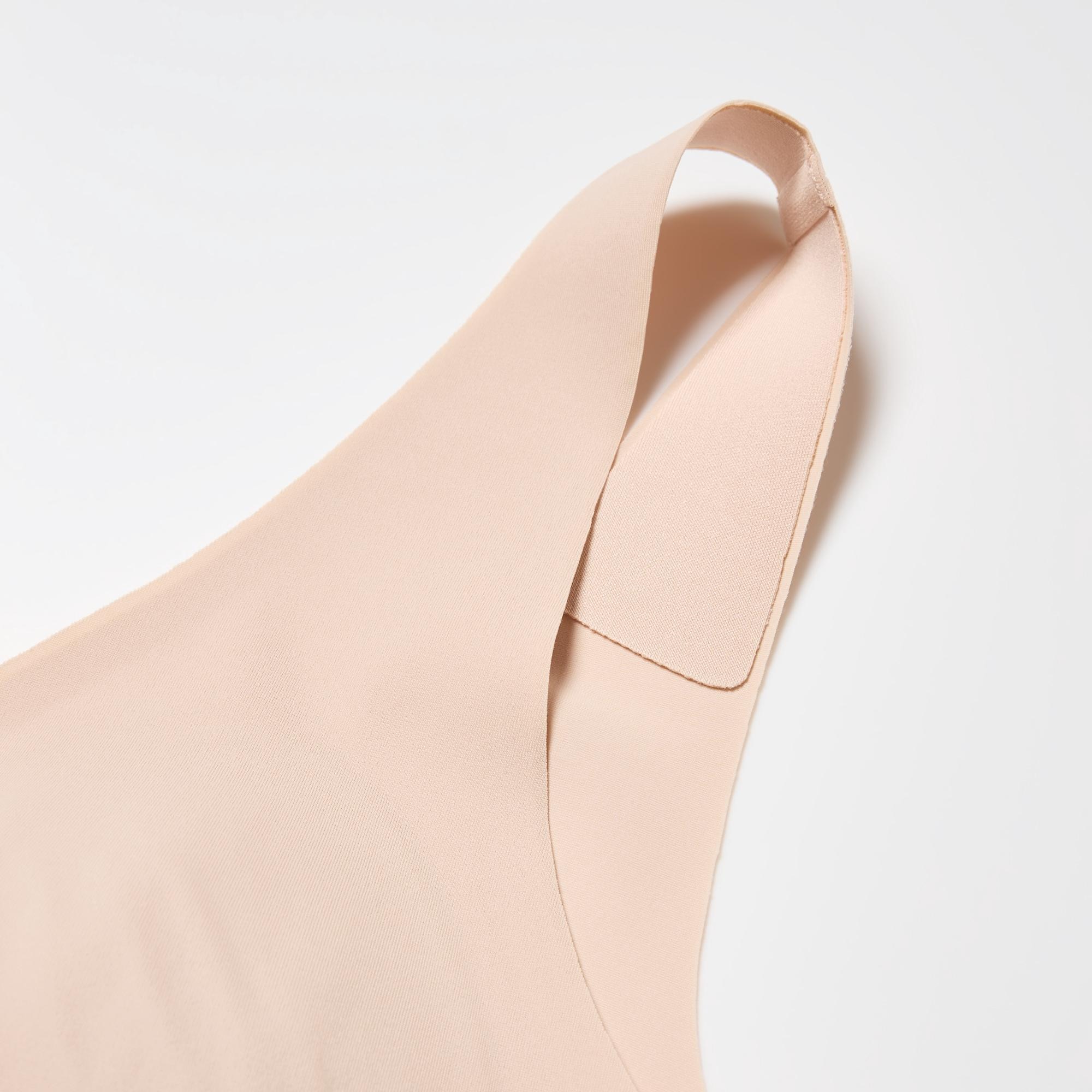 Wide shoulder straps and a seamless design for exceptional comfort.