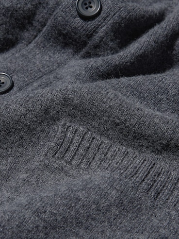 LAMBSWOOL V NECK CARDIGAN
