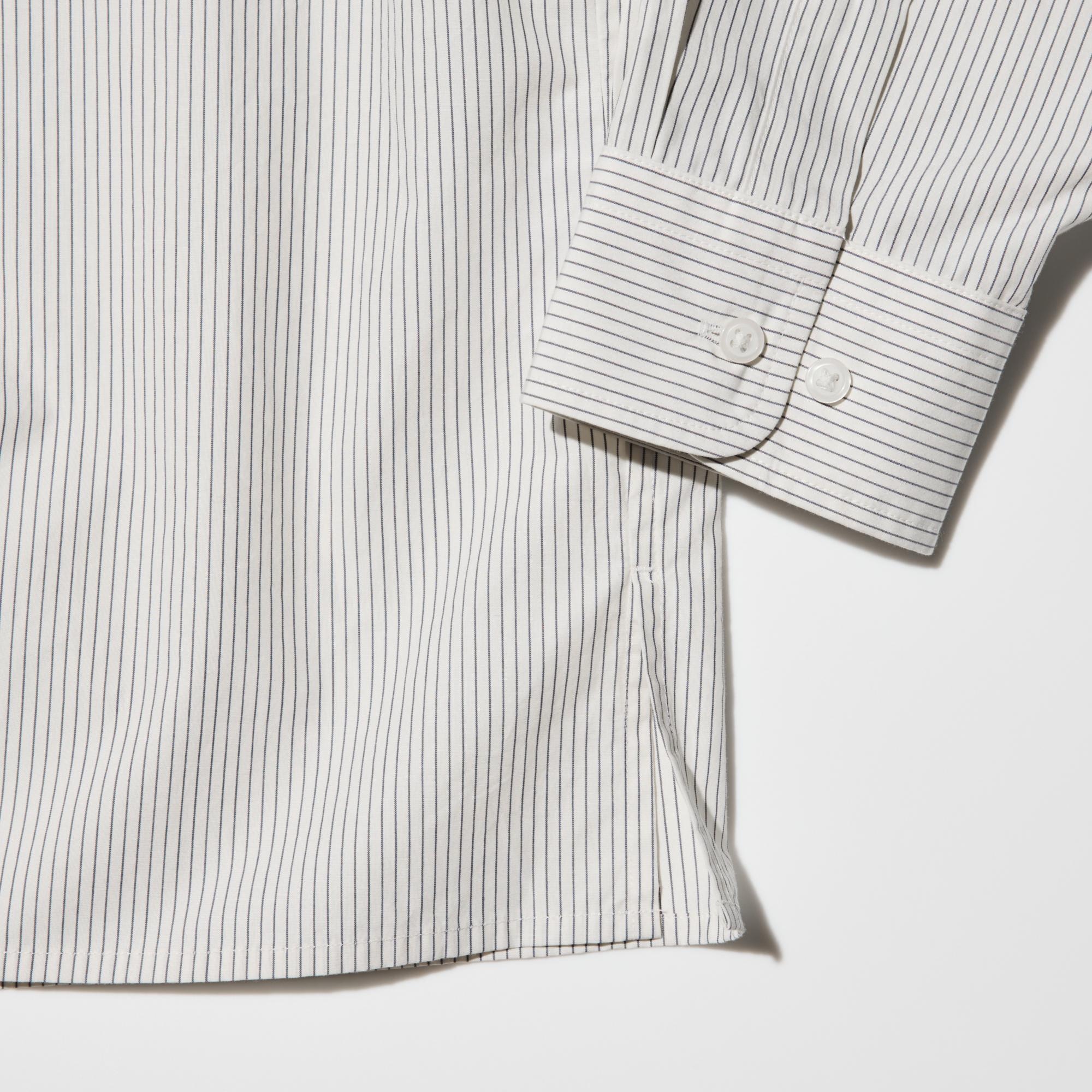 The hem is square cut with a slit, making it ideal for wearing as an outer layer.