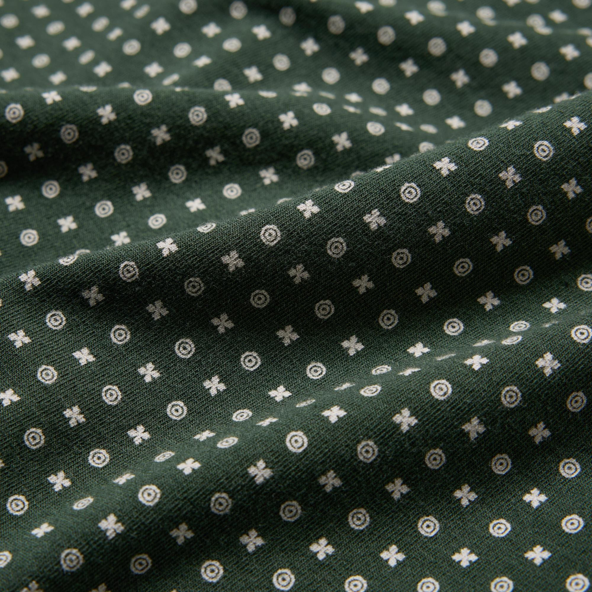 Pilling-resistant fabric for a premium look and a smooth feel. With deodorizing and odor control features.