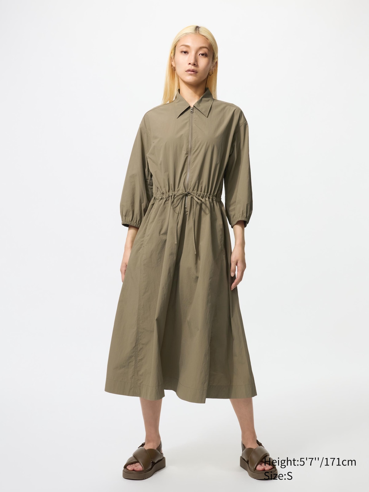 UNIQLO Women Nylon 3/4 Sleeve Dress in 56 Olive with drawstring waist and fit-and-flare silhouette (Product ID 479746)