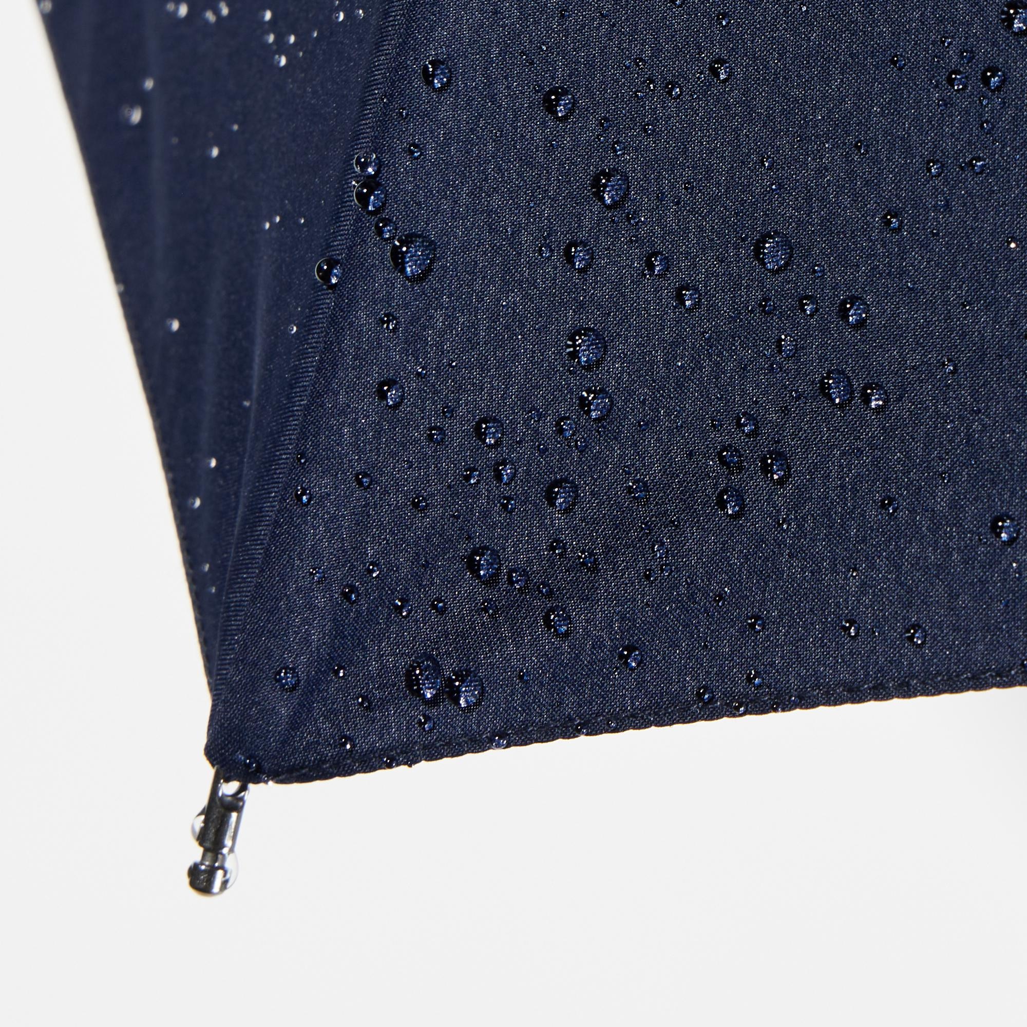 Water-repellent finish protects against light rain. Without perfluorinated chemicals (PFAS). *The fabric is coated with a water-repellent agent so the effect lasts longer. The finish is not permanent.
