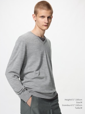 EXTRA FINE MERINO V-NECK SWEATER