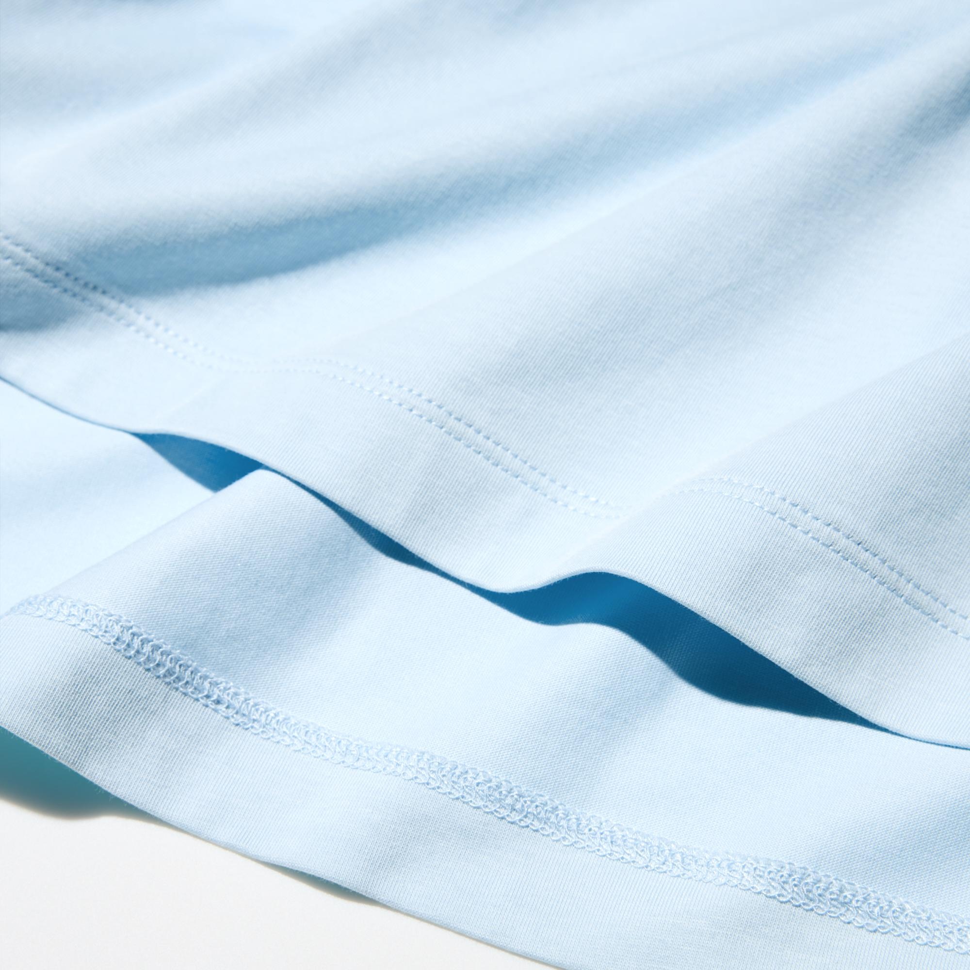 Smooth 'AIRism' fabric with the look of cotton. With quick-drying DRY technology. Comfortable contouring material.