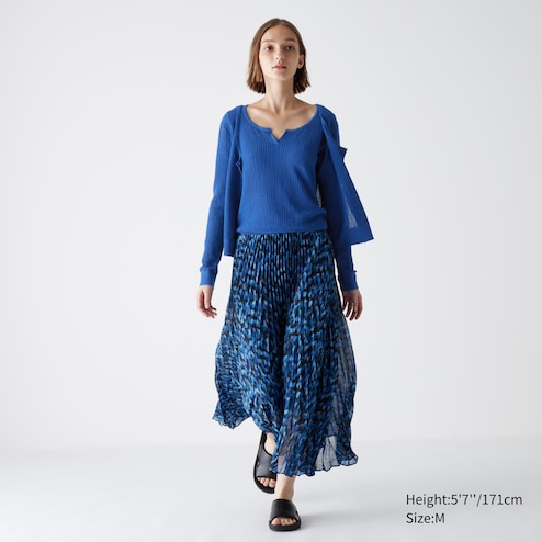 Uniqlo Canada - These Chiffon Pleated Skirt Pants are a MUST-HAVE