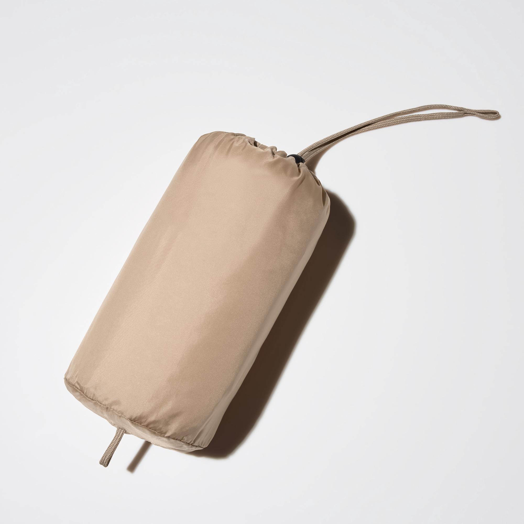Comes with a storage pouch for easy carrying.
