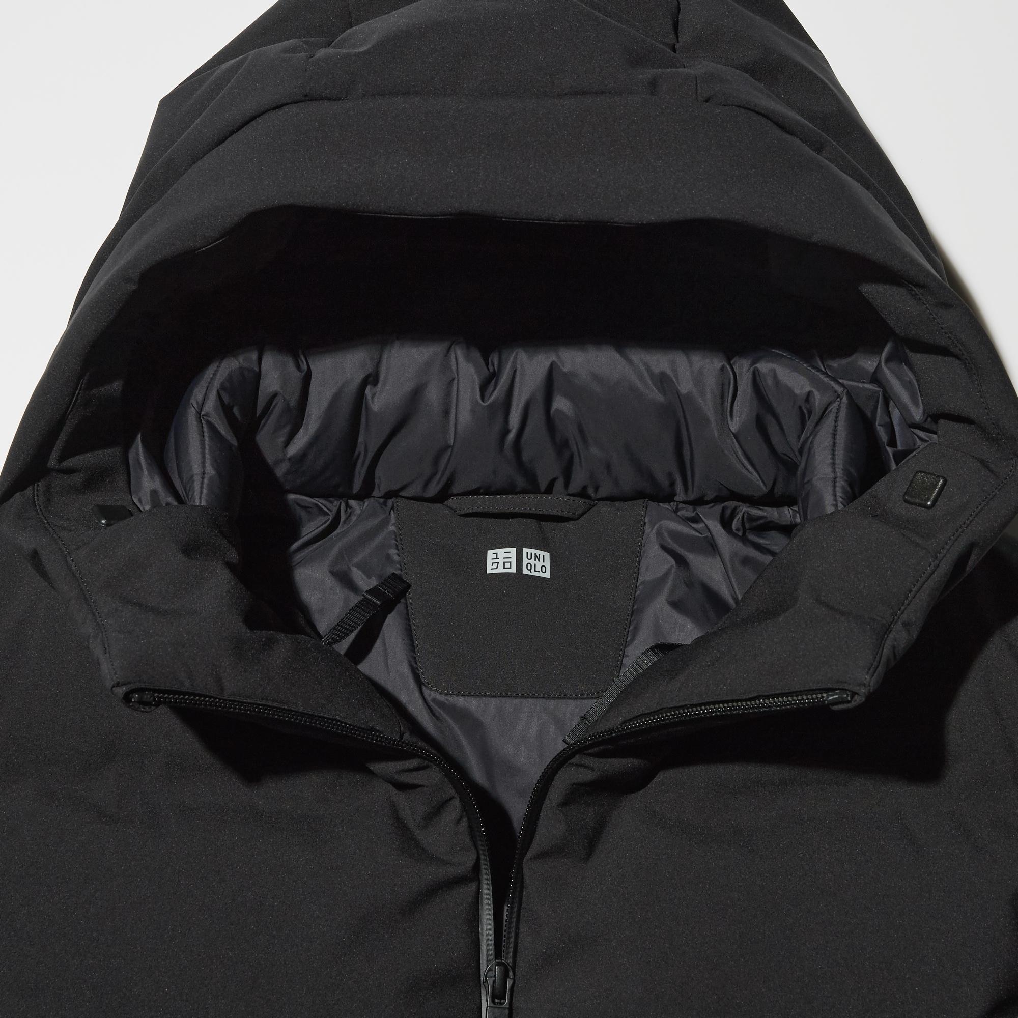 Keep your neck warm with a contoured hood structure with cushion collar to prevent cold air from blowing in.
