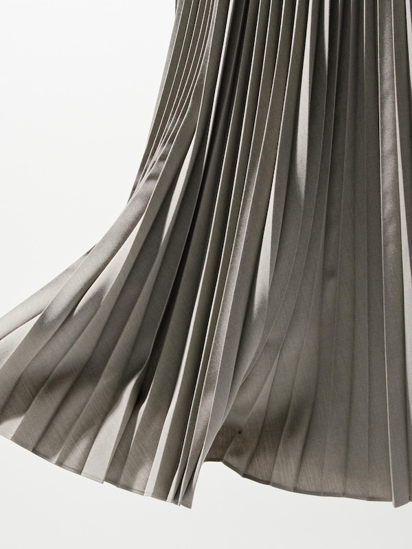 PLEATED LONG SKIRT