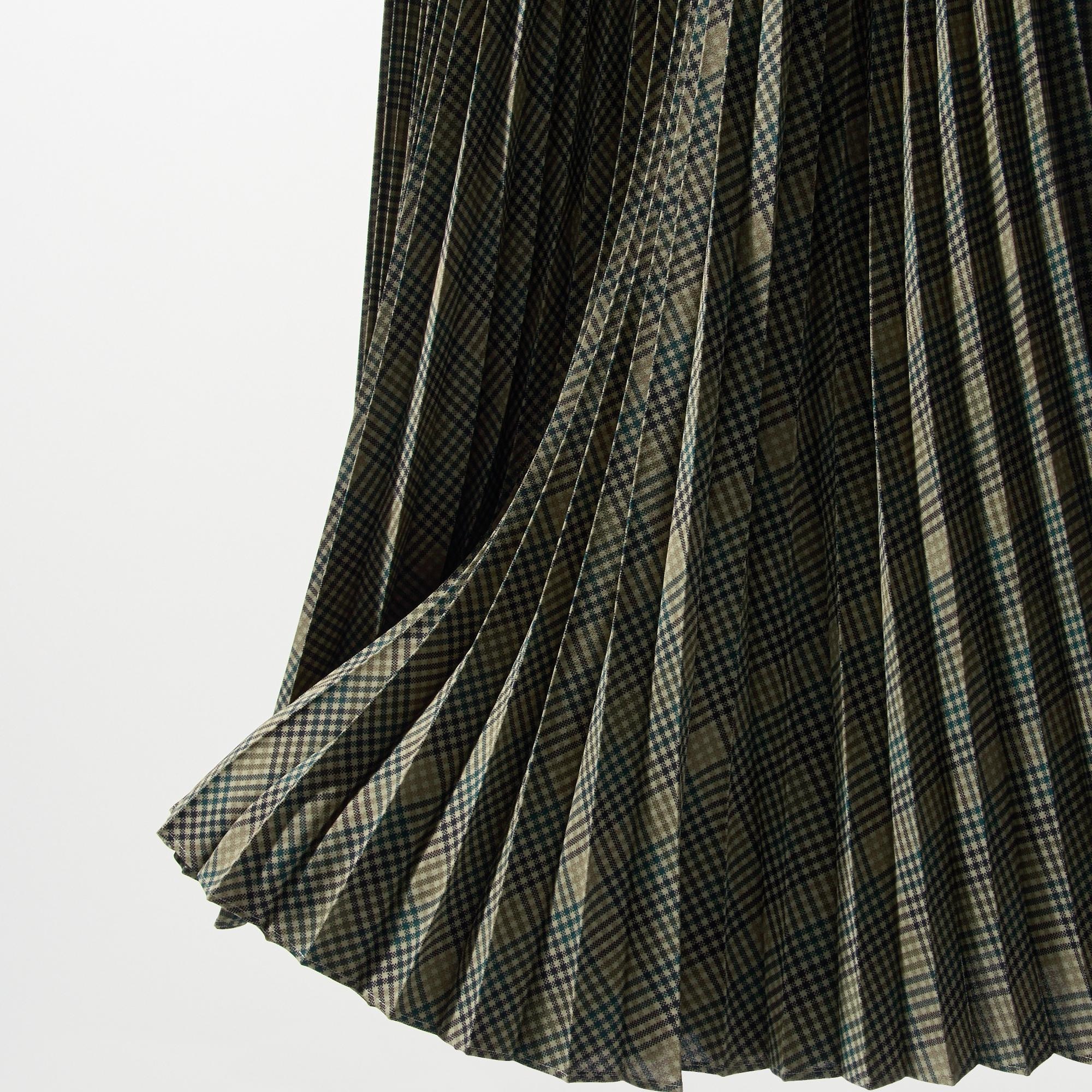 PLEATED LONG SKIRT