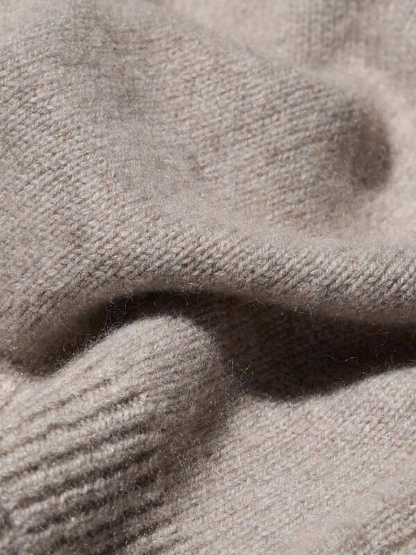 CASHMERE RELAXED V NECK SWEATER