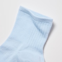 https://image.uniqlo.com/UQ/ST3/ca/imagesgoods/473963/feature/cagoods_473963_feature1.jpg