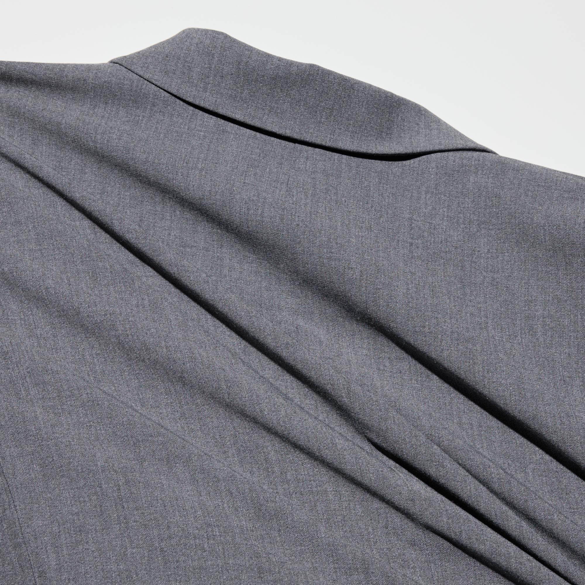 Contouring outer fabric allows easy movement.