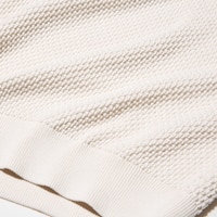 https://image.uniqlo.com/UQ/ST3/ca/imagesgoods/474987/feature/cagoods_474987_feature1.jpg