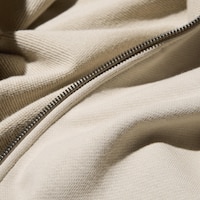 https://image.uniqlo.com/UQ/ST3/ca/imagesgoods/476229/feature/cagoods_476229_feature1.jpg