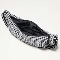 https://image.uniqlo.com/UQ/ST3/ca/imagesgoods/476379/feature/cagoods_476379_feature1.jpg