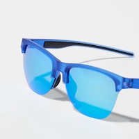 https://image.uniqlo.com/UQ/ST3/ca/imagesgoods/476537/feature/cagoods_476537_feature2.jpg