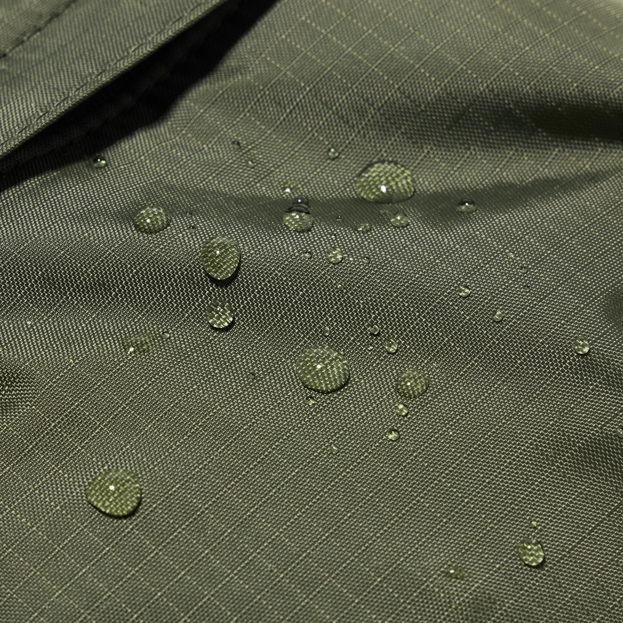 Water-repellent finish protects against light rain. *The finish is not permanent.