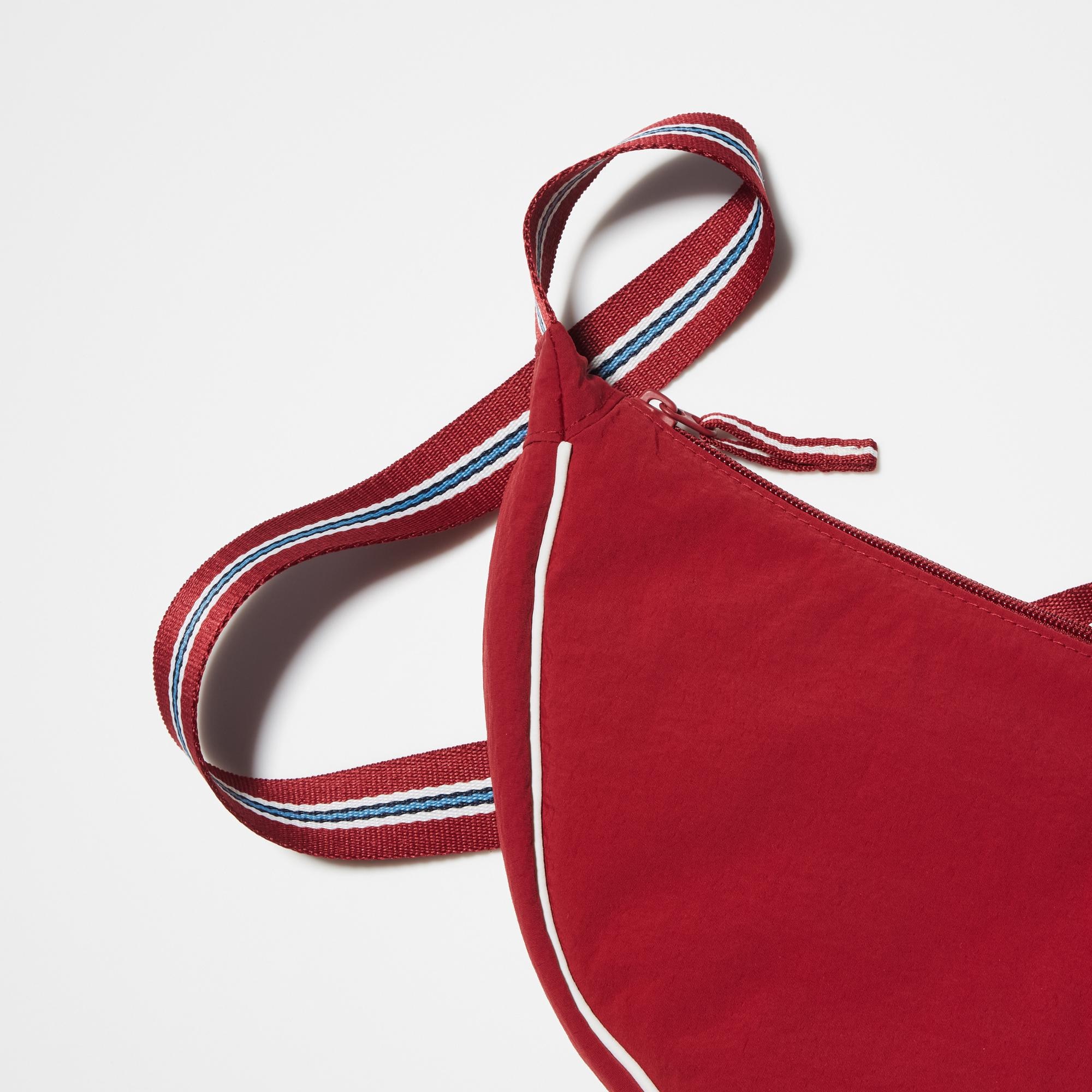 Sporty design with colour-coded piping and tape stripes on the body.
