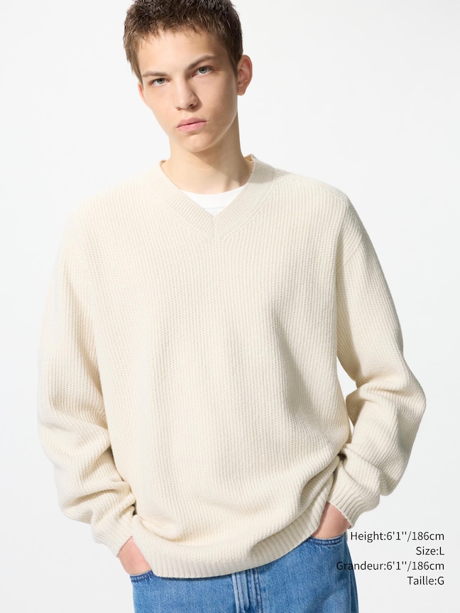 3D SOUFFLÉ YARN V-NECK SWEATER