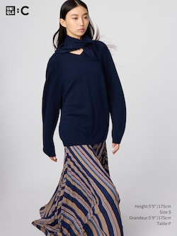 CASHMERE RELAXED V-NECK SWEATER | WITH SCARF