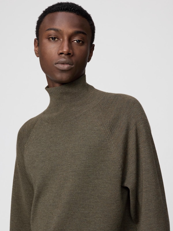 HIGH NECK SWEATER