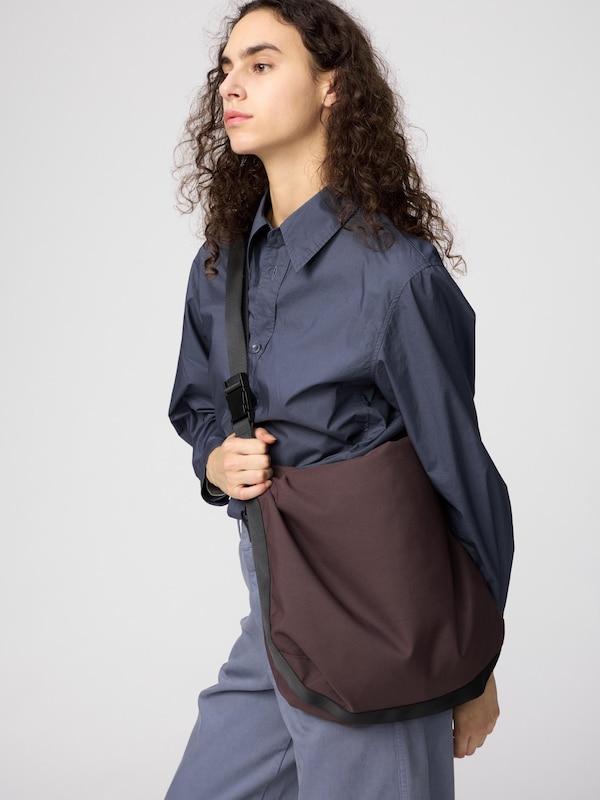 MESSENGER SHOULDER BAG