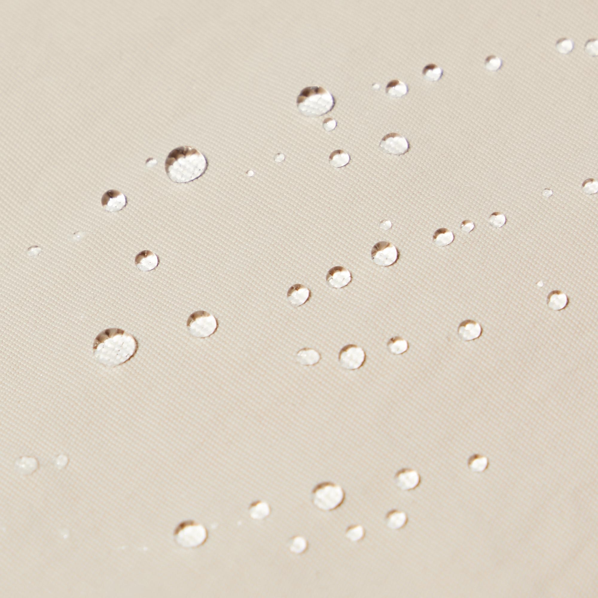 Water-repellent finish protects against light rain. *The finish is not permanent.