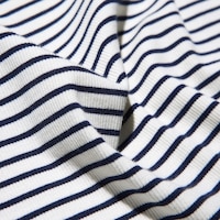https://image.uniqlo.com/UQ/ST3/ca/imagesgoods/484065/feature/cagoods_484065_feature1.jpg