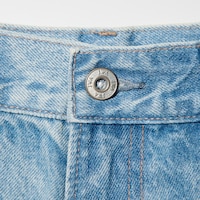 https://image.uniqlo.com/UQ/ST3/ca/imagesgoods/487743/feature/cagoods_487743_feature2.jpg
