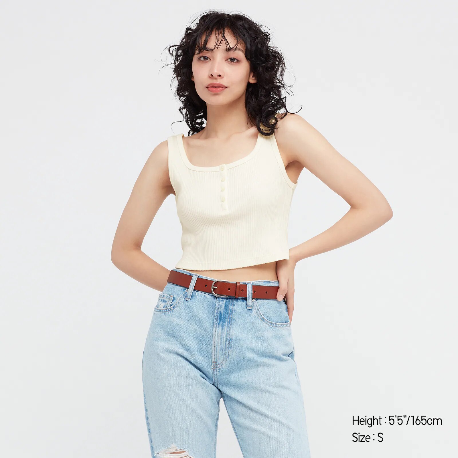 Camisole courte côtelée à col henley