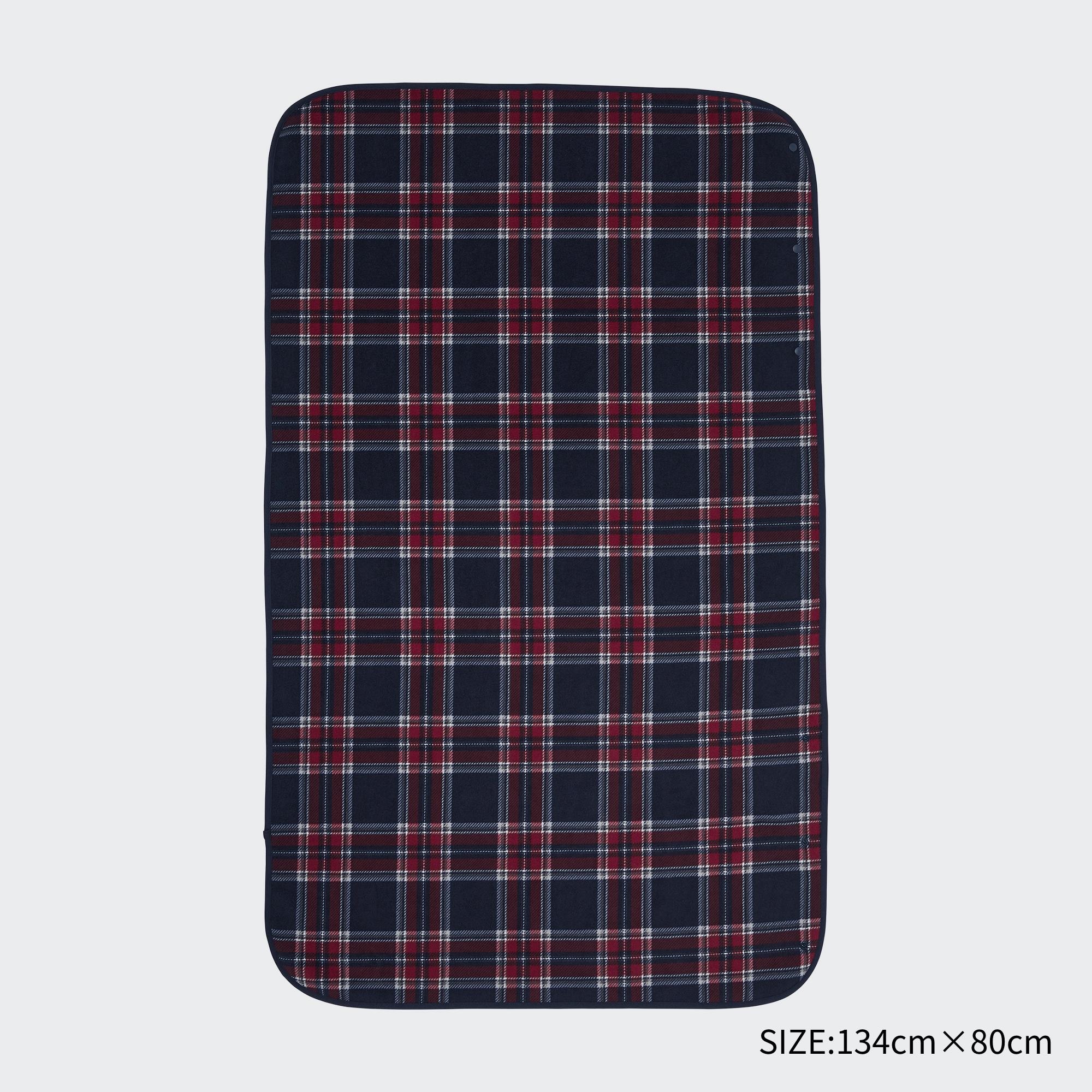 Reversible Fleece Blanket UNIQLO UK
