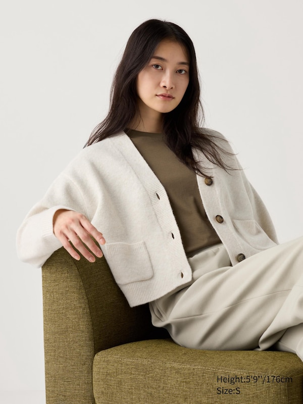 Cardigan court en Maille Soufflée Yarn™ (Col V) pour Femme | UNIQLO FR