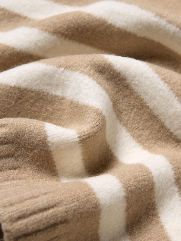 Cardigan en Maille Soufflée Yarn à Rayures