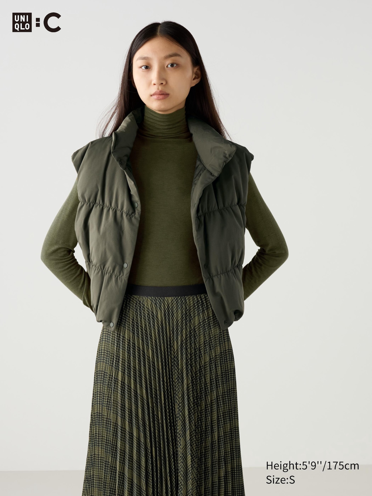 Check styling ideas for HEATTECH Extra Warm Cashmere Blend High Neck T Shirt Down Cropped Vest UNIQLO DE