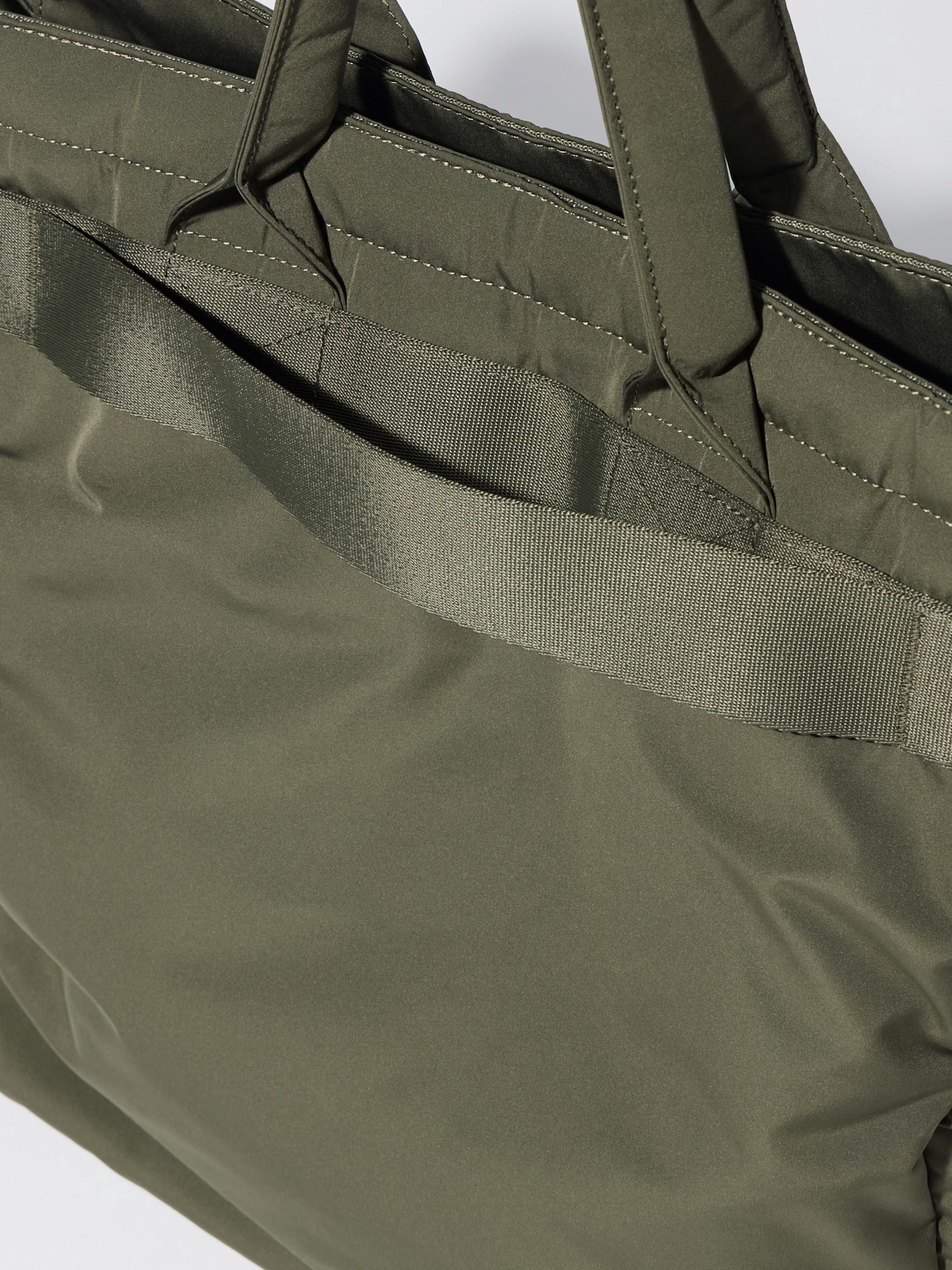 バッグ C.E. SMALL UTILITY SHOULDER BAG Unisex Utility Shoulder Bag | UNIQLO CZ