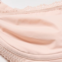 https://image.uniqlo.com/UQ/ST3/eu/imagesgoods/476777/feature/eugoods_476777_feature1.jpg