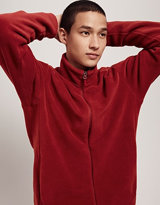 Sweatshirts, Hoodies & Fleece